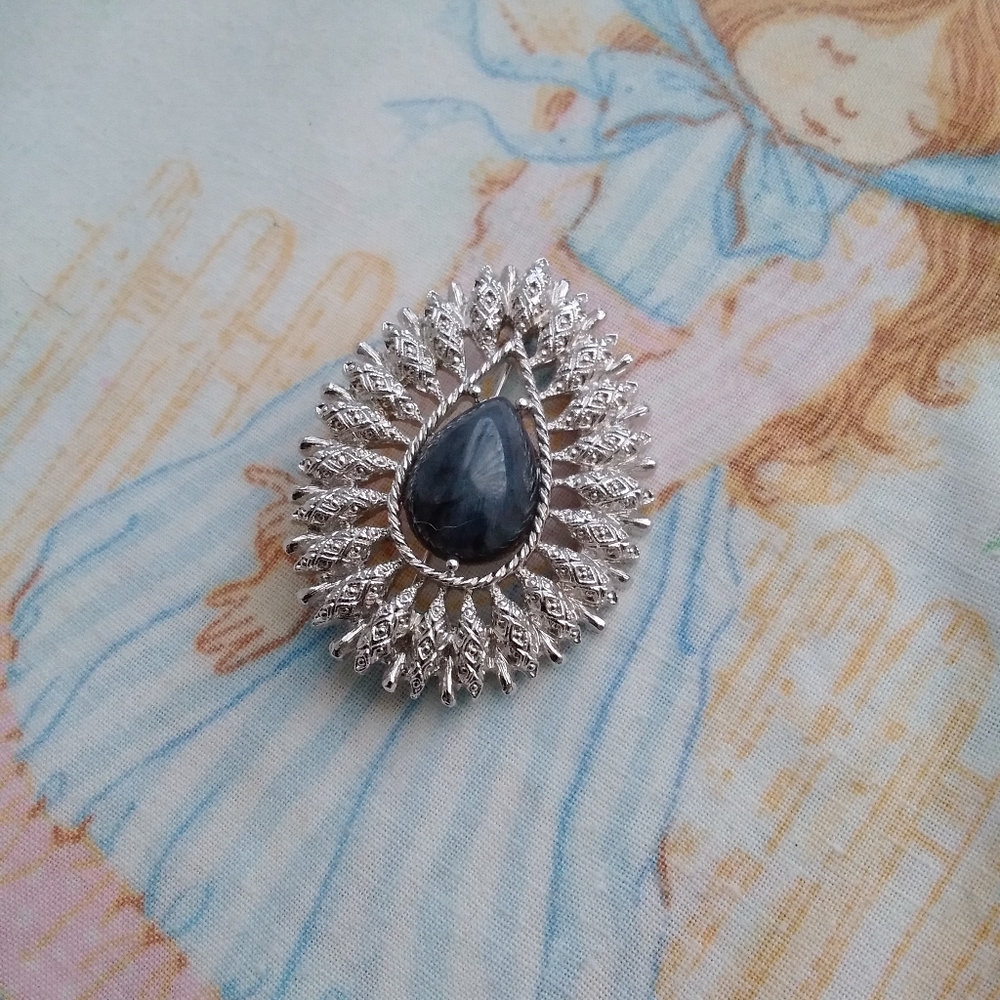 Fine Sarah Coventry "Granada" Vintage Brooch